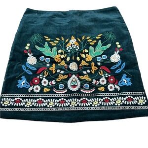 Simplee Green corduroy Floral embroidered skirt Size Size XL
